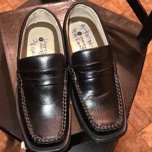 Preowned Easy Strider boy’s black penny loafers 1M